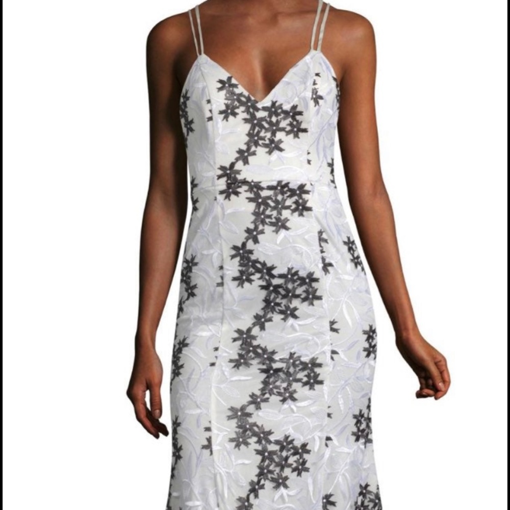 NWT Stunning Mermaid Style Gown